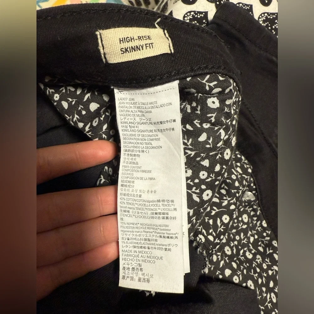 Kirkland signature women’s Black Jeans size 14 #003/12tt